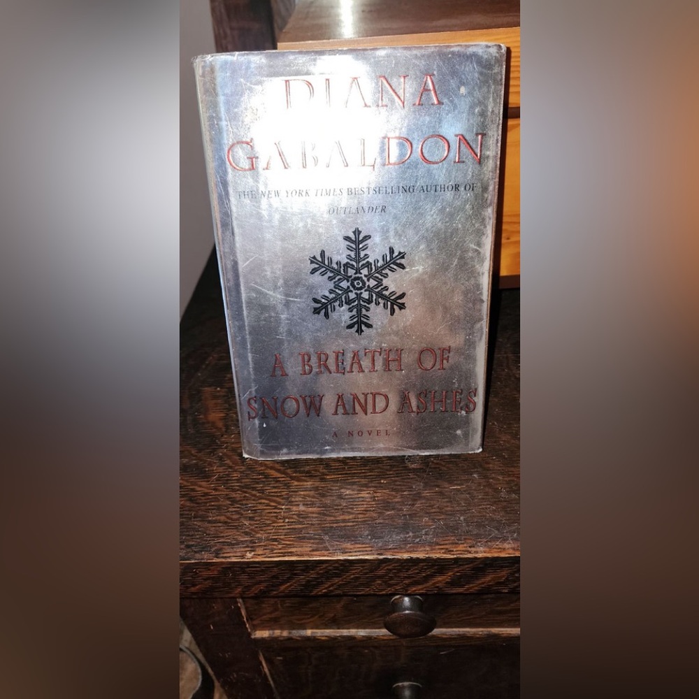 Diana Gabaldon Outlander Book - A Breath of Snow and Ashes